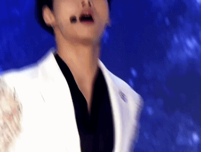 prince-hakyeon: Hakyeon’s rude smile in random Shangri-la performances