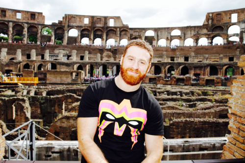 Porn Pics    Sami Zayn goes sightseeing in Rome 