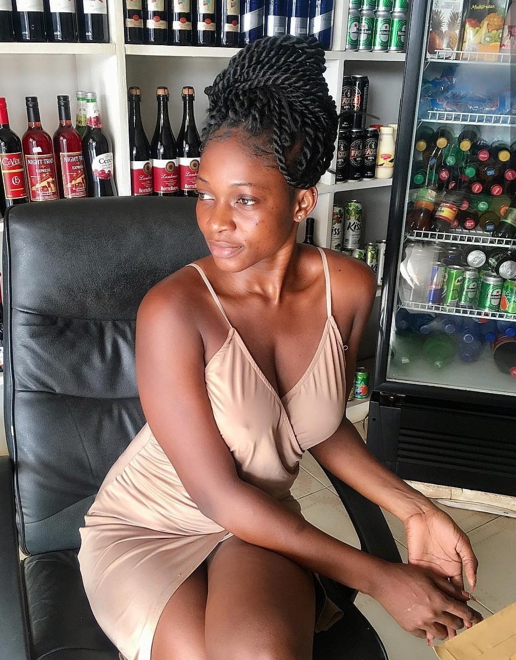 kingjazziedad:  Slim. Sexy. DarkSkinned. Curvy Delish Beauty. Ms its__jorm ❤️❤️❤️