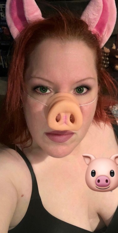 twisted-pigtails:Red hair green eyed piggy. This is me. I