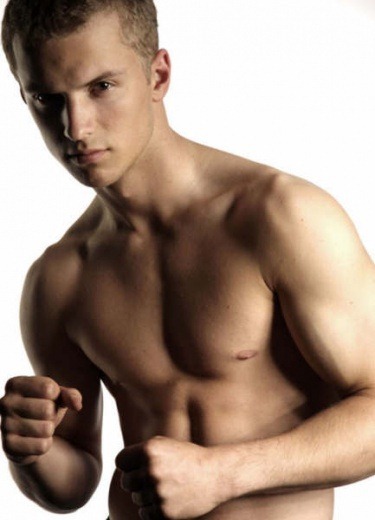 hotfamous-men:  Freddie Stroma