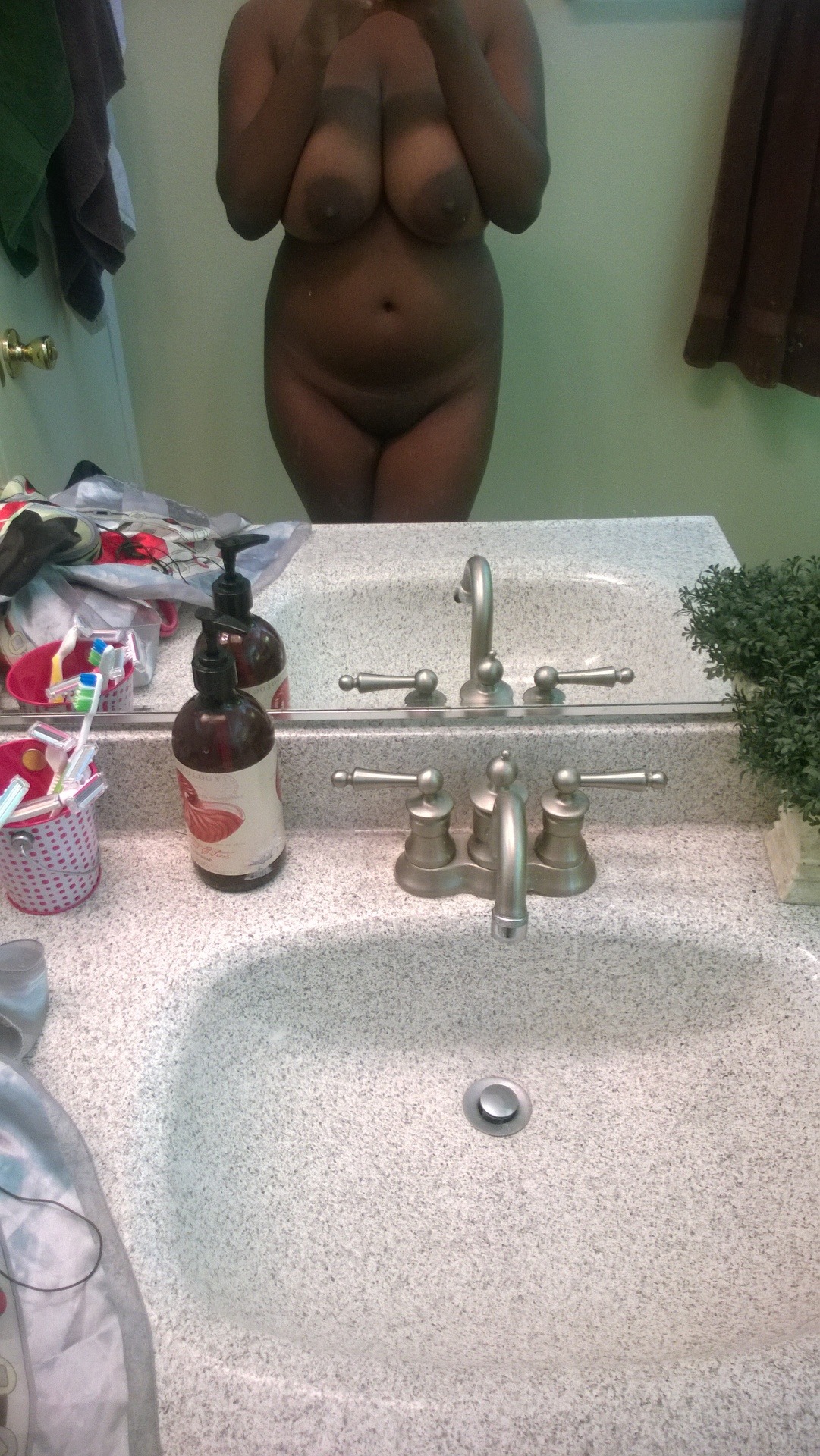 naughtylilbunbun:  I had some fun before my shower and decided to snap some photos