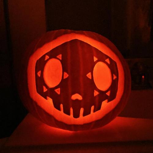 En la Sombra #happyhalloween #diadelosmuertos #Blizzard #overwatch #Sombra #pumpkin #carved