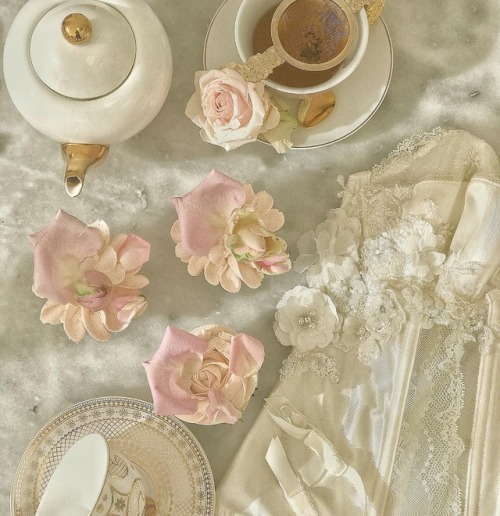 Lace &amp; High Tea | © Jenna Marie