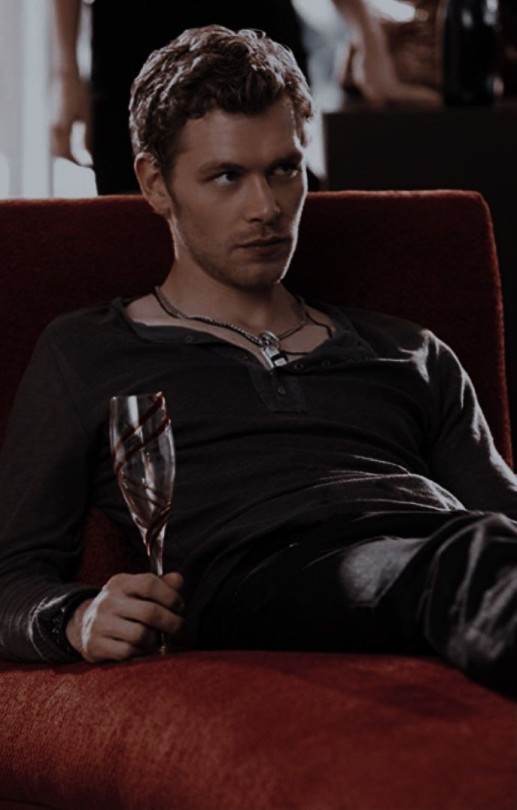 I Want To See Fanfics Of Klaus Mikaelson With Wolf Anatomy I Would Sell My Soul To See A Fanfic Like
