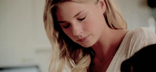 Emily Thorne in every episode: Illusion (2x06)↳ “To successfully create illusion, the first thing yo