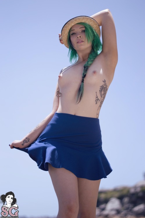 beautifulgirlsmakemesuicidal:Pebblezink Suicide 