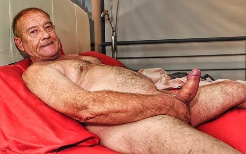 conradcruz:  Precioso papacito y lindo pene papi