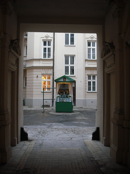 lamus-dworski: Examples of the surviving wayside shrines in the city of Warsaw, Poland. Many of them