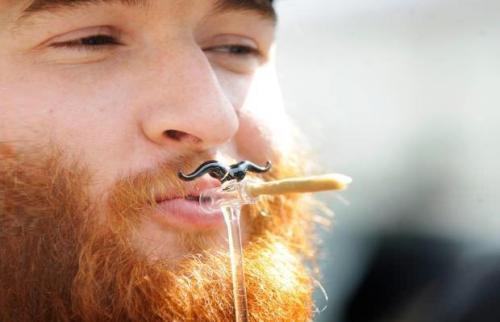 wakenbake4200:  roach clip 