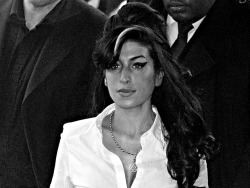 amywinehousequeen:Amy Winehouse attends Milton