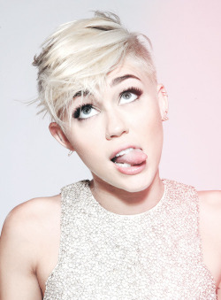 Miley Cyrus. ♥  Kiss Me. ♥