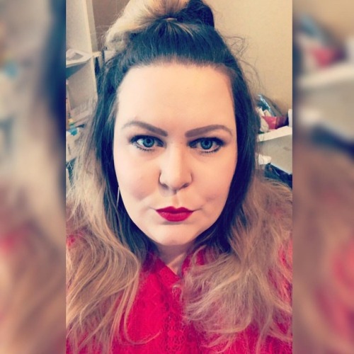 Face of the day. #motd #lotd #makeup #redlips #blogger #beauty #beautyblogger #kauneus #kauneusblogg