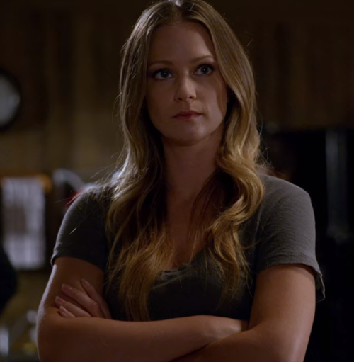 damnhotmsimmons:Screencaps of Jennifer Jareau in X-(10x01)