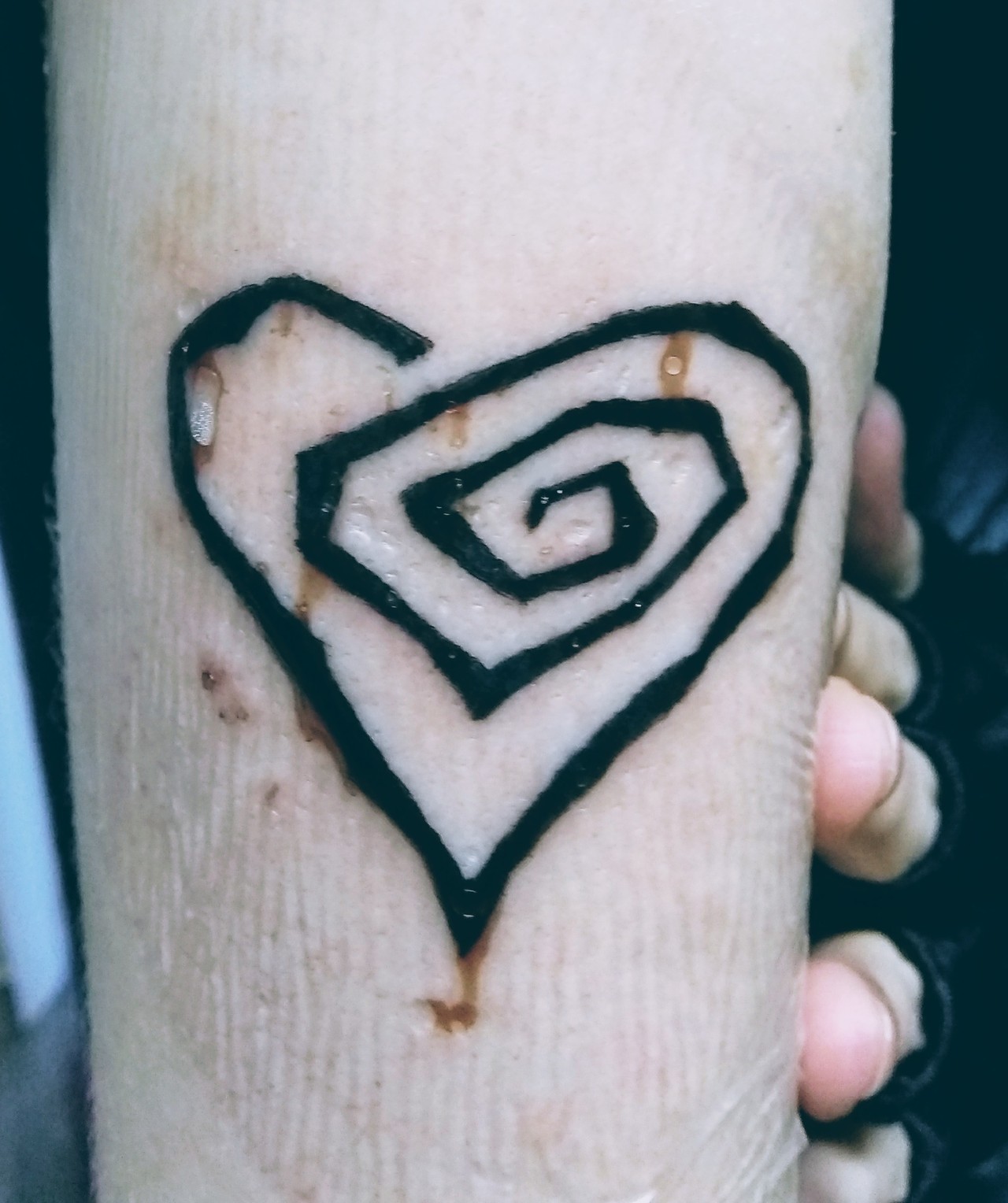 Marilyn Mansons Heart httpinstagramcomkarincatattoo marilynmanson  heart tattoo smalltattoo tattooideas minimal   Tattoos Hand tattoos  Pretty tattoos