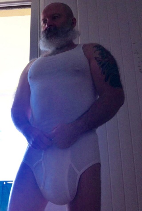 briefs6781: gentleman-gardener:  Tweaked the exposure on this fabulous image for a clearer look at t