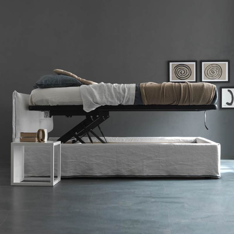 wickedclothes:  Easy Storage Double Bed When bedroom spaces becomes scarce, stop