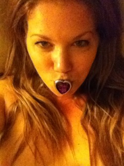 Honeybunnyface:  Getting My 💜 Warmed Up 😉