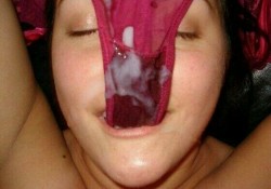 hotinpanties:  Ummmm - tasty!