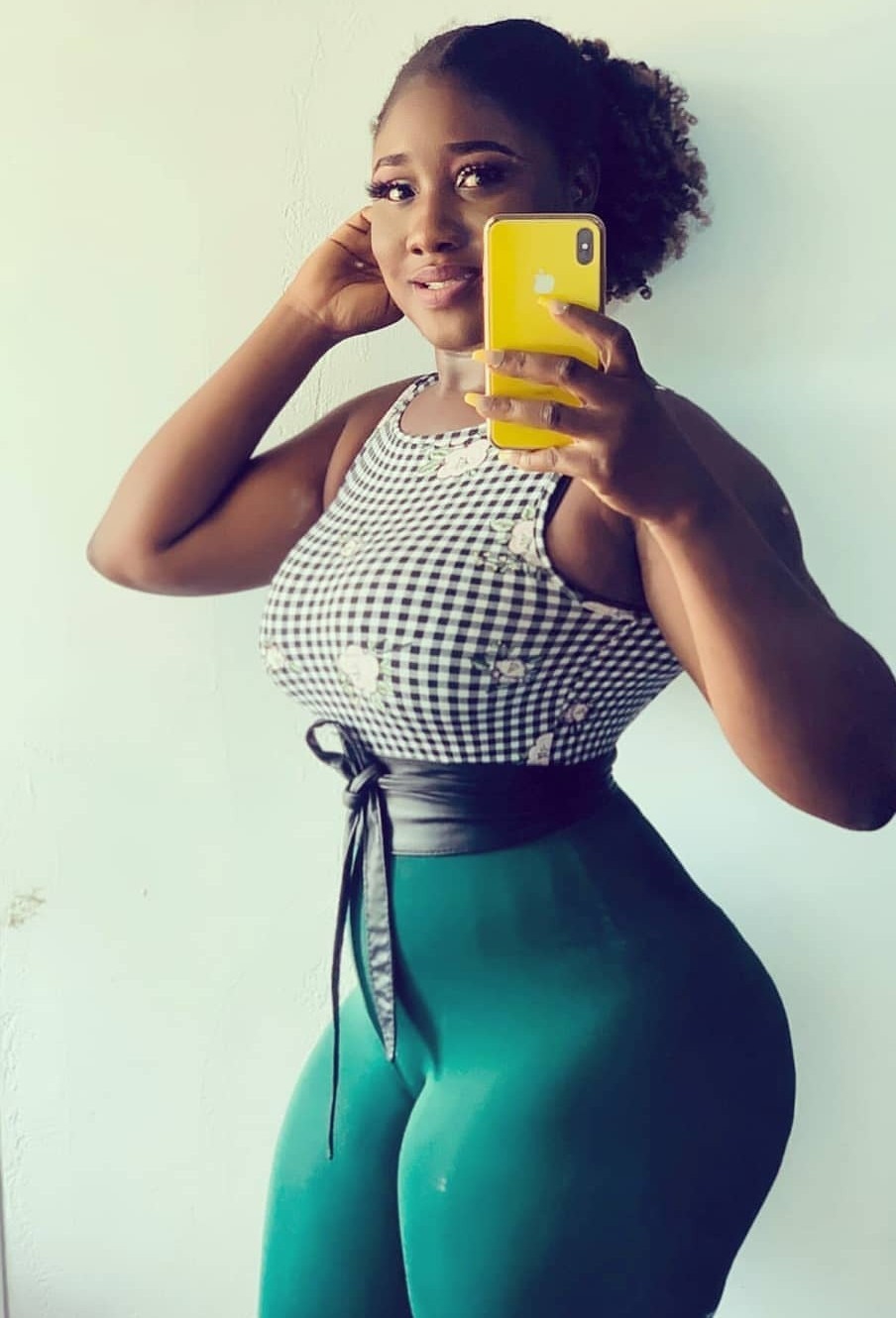 kingjazziedad:  DeliciouslySexy. Curvy. BootiDelicious. Gorgeous Mamitas. Made in