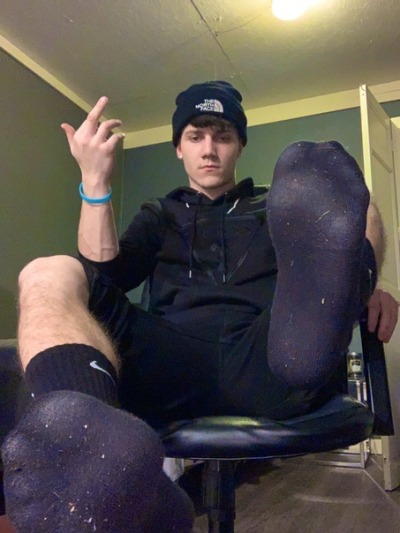 fag who loves men's feet on Tumblr: Image tagged with gaysneakers ...