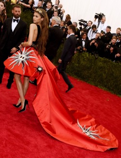 queenmargtyrell:    Zendaya Coleman attends