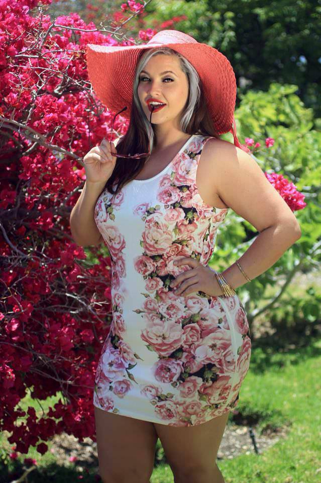 bichomaldito:  Peach. Cantante + modelo (US) y mi próxima esposa.Fuente imágenes: