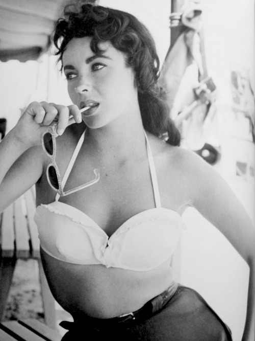 meganmonroes: Elizabeth Taylor in Giant (1956) 