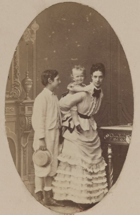 antique-royals: Maria Feodorovna with son the future Nicholas II of Russia and brother Prince Valdem