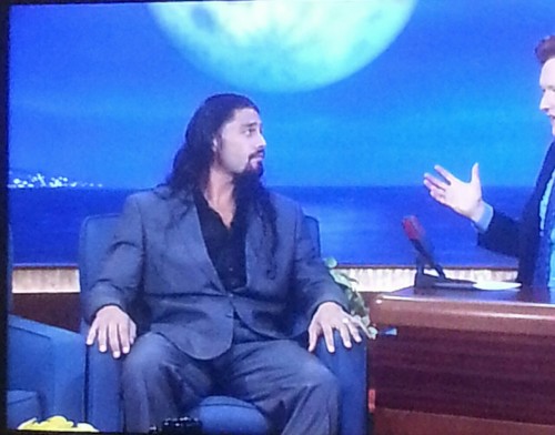 officershawbrose:  Who the hEck is this suave lookin Tarzan on CONAN.  This fool better win…
