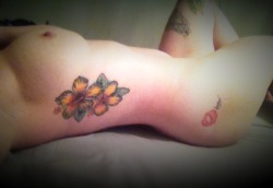 tattooedlittlebaby:  HAPPY 300 followers !  Let’s keep it going , for every 100 I get il post a new pic of my self!!!