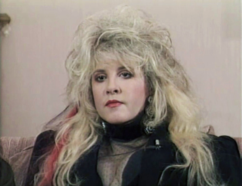 goldduststevie: 1987 was a very colourful year for Stevie’s hair. She started out with orange/red st