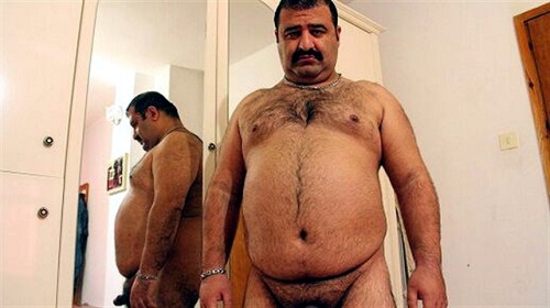 mexcub70:  joeledb:This is HOT!  Me lo fajo sin dudarlo!