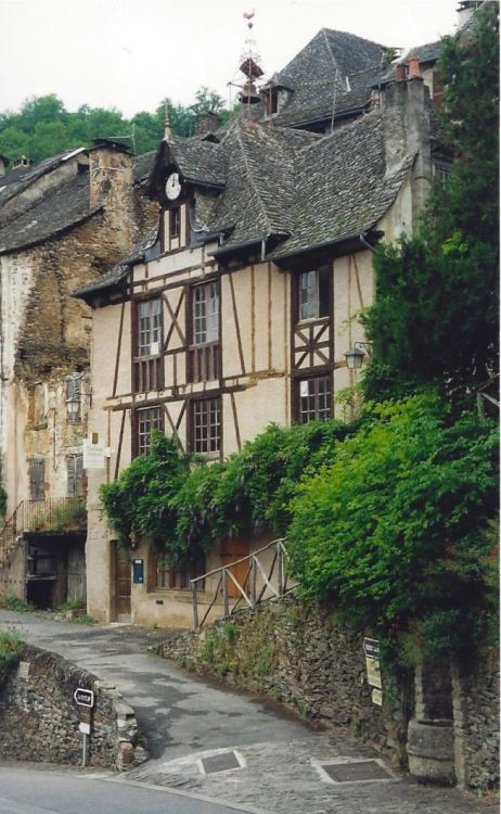 Ruelle, Conques, Aveyron, France, 1999.