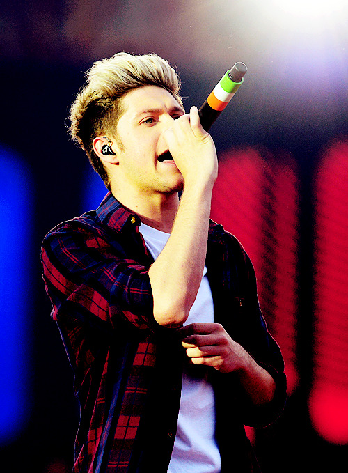 1d-on-my-d:  fyonedirection:  3/06  No no no no no no 