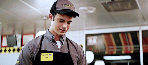ricamora-falahee:Love, Simon (2018) dir. Greg Berlanti