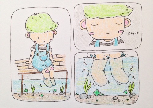 sadlemons:lil boy splashing his feet in the water