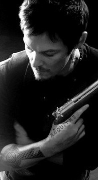 reedusremedy:  theoriginalfuqit:  Mere af den kære Norman.  It translates to “More