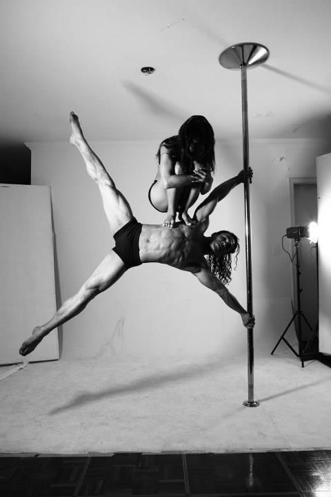 freshouttathegape:  resplend3nt-rap4cious: poledancingchicks:  Some serious strength