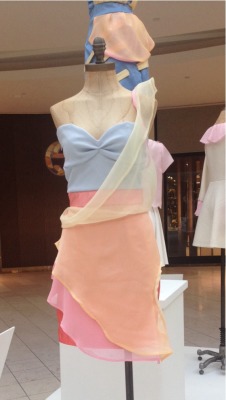 syntheticflyinghotel:  i saw this on display (but unfortunately not for sale) at the mall and im just is that pearl’s dress or