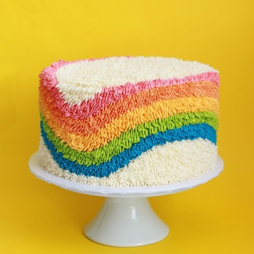 sosuperawesome: Cake Art by Alana Jones-Mann on InstagramFollow So Super Awesome on Instagram