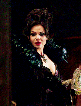 fockers:LANA PARRILLA as Regina Mills/Evil Queen in Once Upon a Time (S01E17)