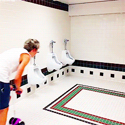 kryptoniall-deactivated20150613:  May 24th 2013 - Platform Niall and three quarters.