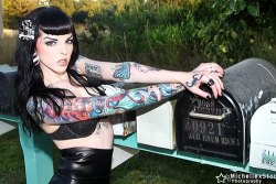 panda-face-mew:  Renee Rockwood