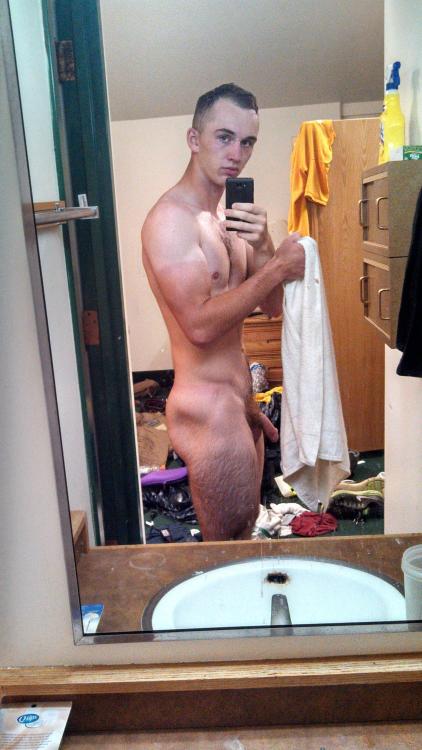 militarymencollection:  via flmarine 