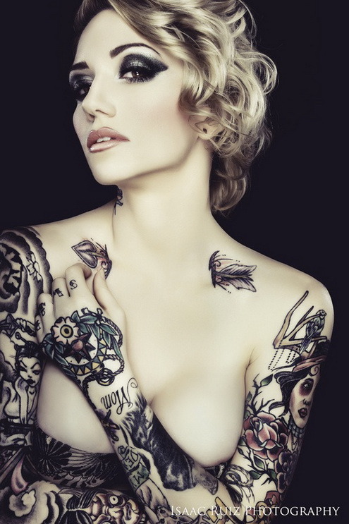 lovelyinkedbabe:  Follow me lovelyinkedbabe.tumblr.com Check out inked girls selfies