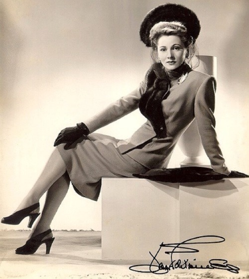 Joan Fontaine - fashion (1948) and her autograph