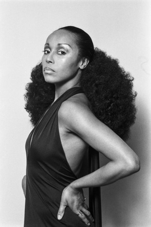 vintageeveryday: Stunning portraits of Diahann Carroll in the 1970s.