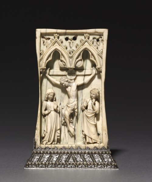 cma-medieval-art: Plaque: The Crucifixion, c. 1345-1365, Cleveland Museum of Art: Medieval ArtThis p