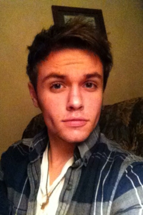 khaleesinewbooty:  snapchat doesnt flip front camera photos and thats why i believe in the grace of jesus christ 
